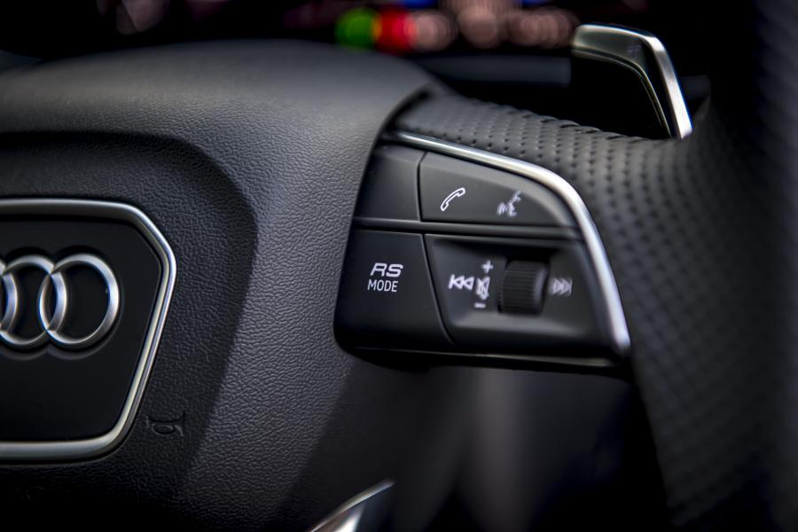 Детали интерьера Audi RS Q3 Sportback 2019 года  (UK) (фото 68 из 71)